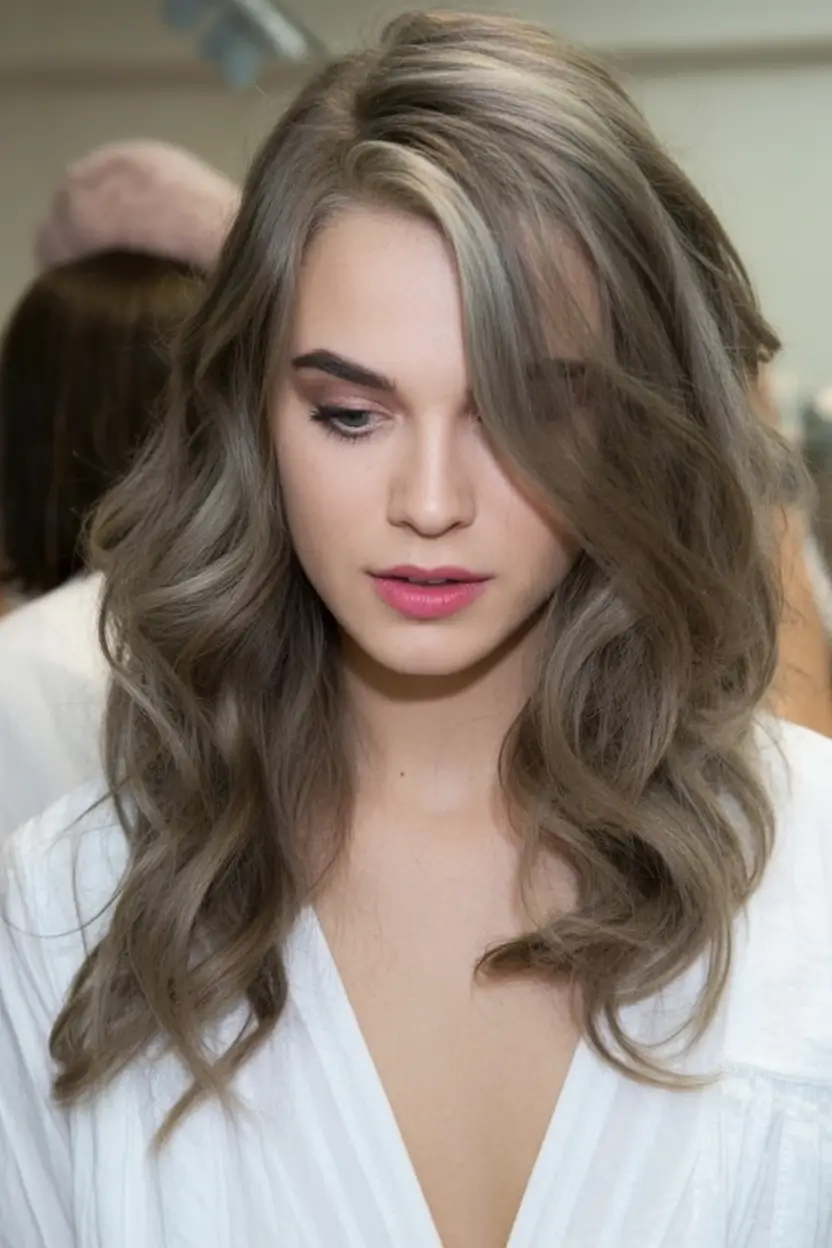 Ash Blonde Hair Color 2026: Modern Ideas, Highlights & Dimensional Blonde Trends