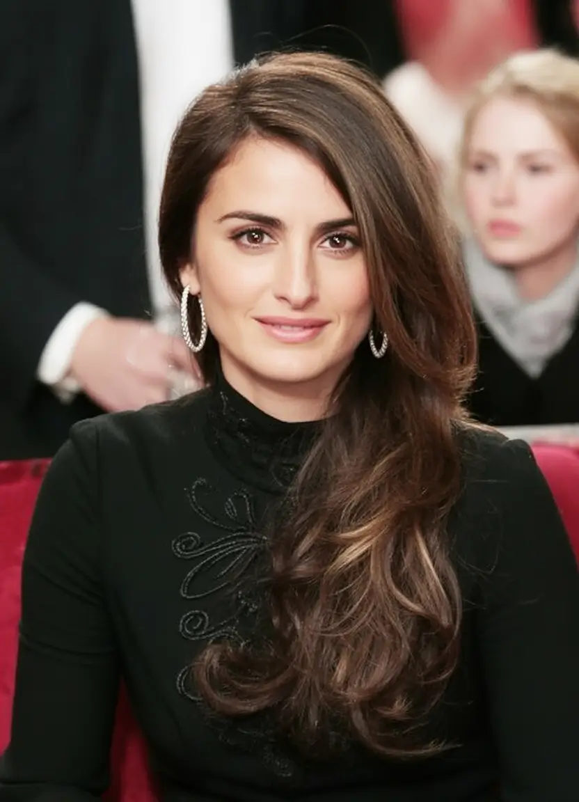 Chic Side Part Hairstyles 2026 — Elegant, Modern & Effortlessly Feminine