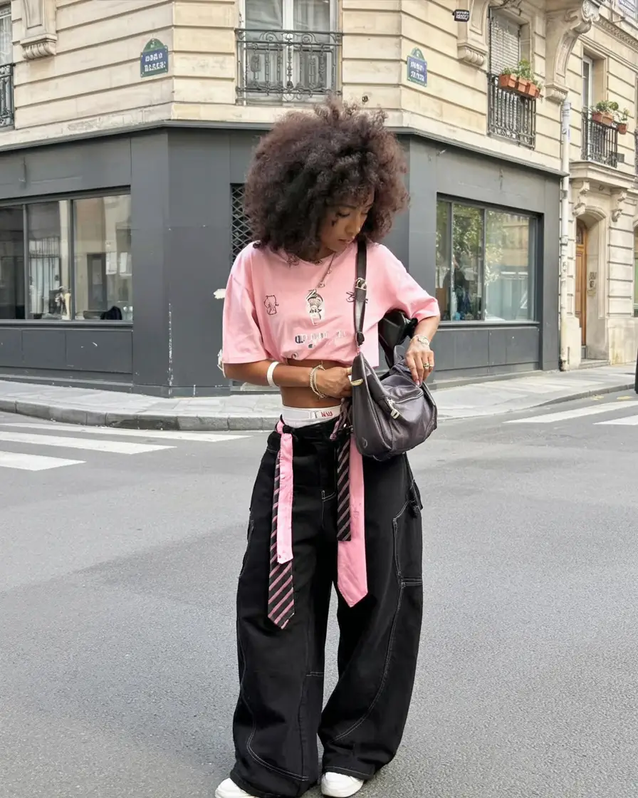 Y2K Outfits for Women 2026: Street Styles and Aesthetic Looks That Define the New Era