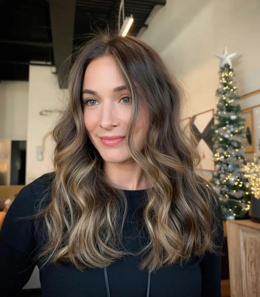 Best Haircuts for Medium Hair 2026: Trendy Layered & Wavy Styles for Women